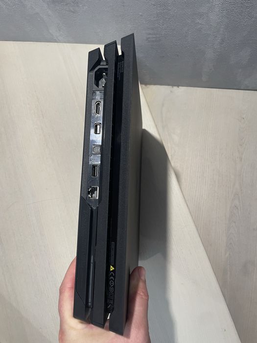 Sony playstation 4 pro 1 tb