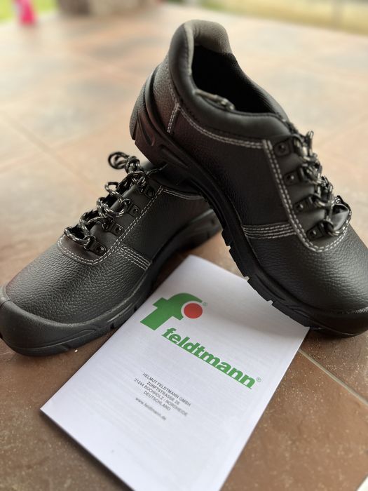 Робоче взуття з металевим носком