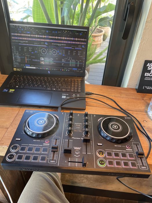 Mesa mistura Pioneer ddj 200 (perfeito estado)
