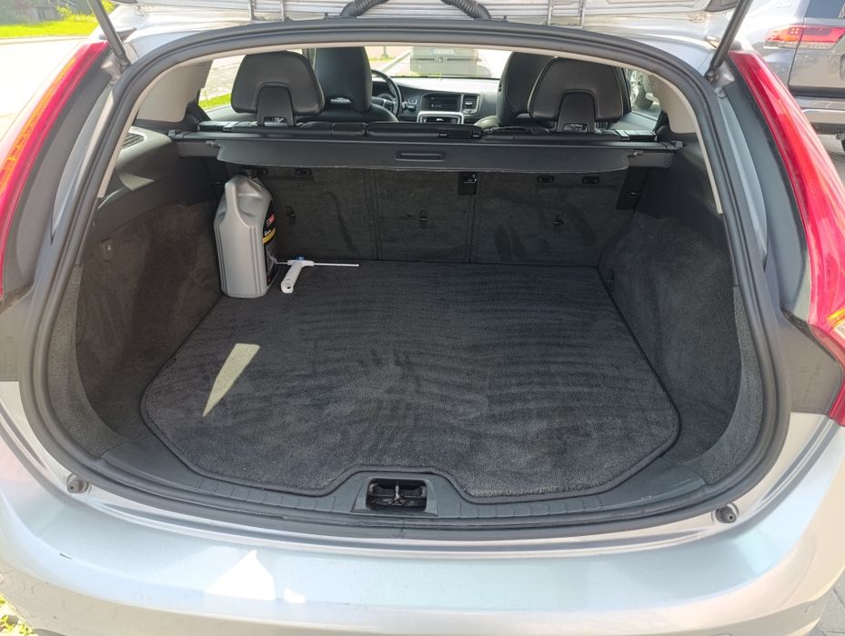 Продаж Volvo V60 2011p
