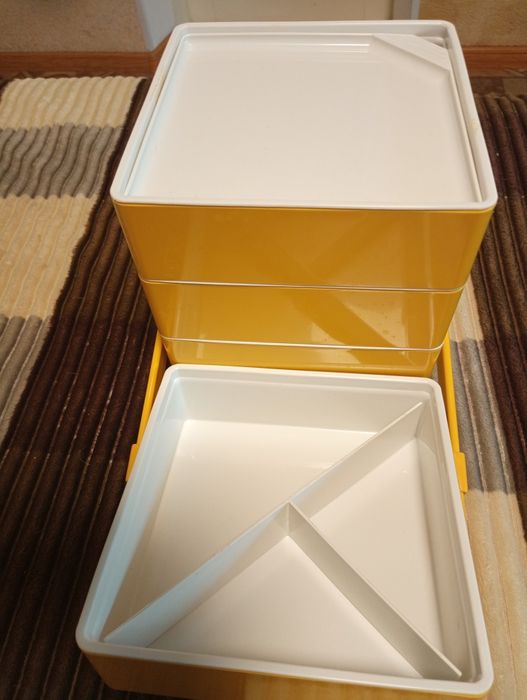 Ланч бокс,четыре бокса размером 19*19*6см