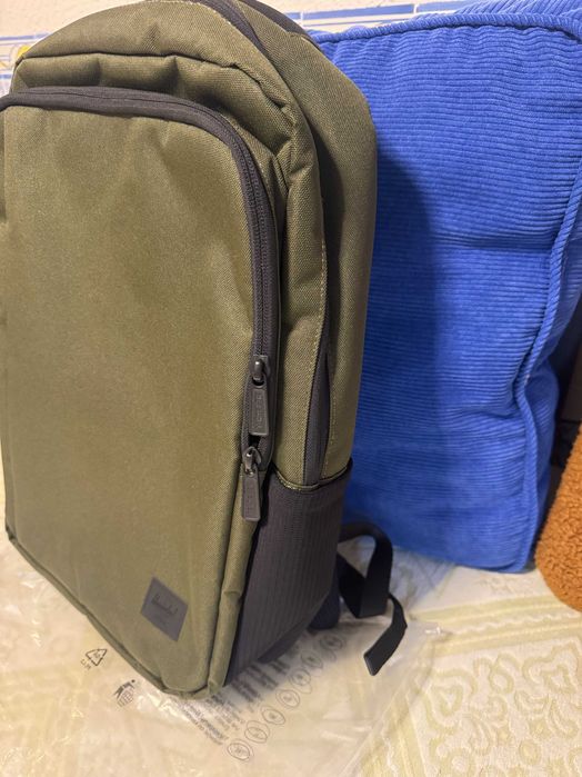 Mochila Herschel Kaslo Daypack Tech 20L – Ivy Green – Nova