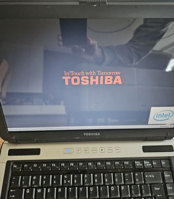 Laptop Toshiba Satellite M100-221