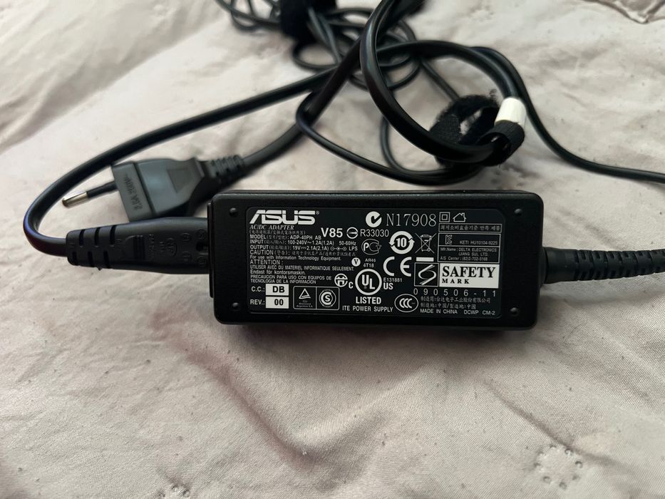 Oryginalny zasilacz Asus 19V 2,1A ADP-40H wtyczka 2,5x0,7mm + kabel