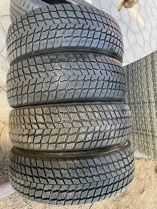 Резина зима шини 225/60 R 17 Nexen комплект