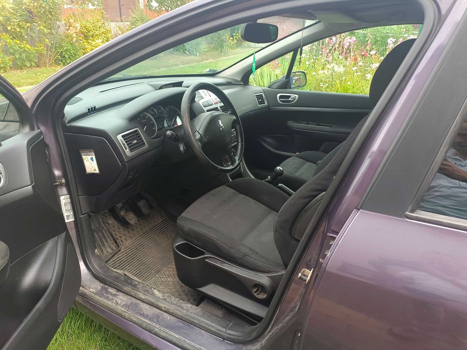Samochód Peugeot 307 SW kombi 2.0 HDI