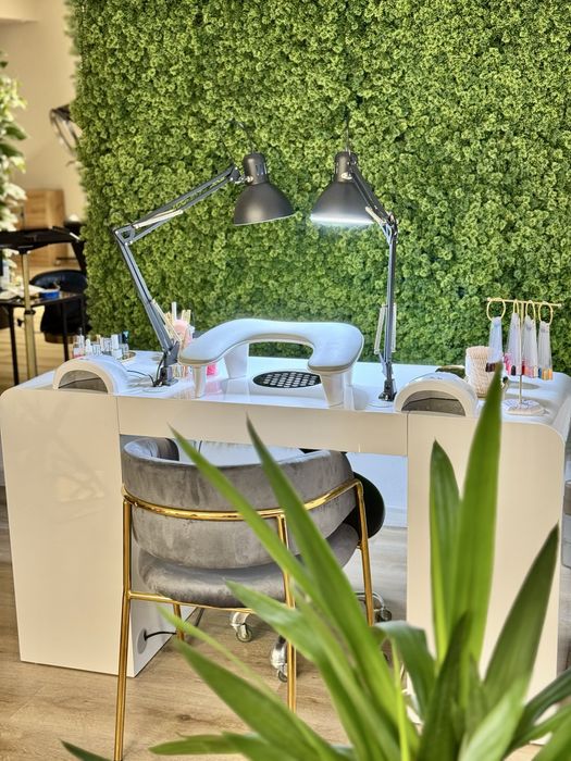 Stanowisko do stylizacji paznokci do wynajęcia