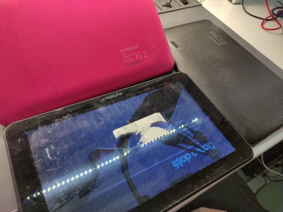 Lot of 8 Tablets, 9" – Sunstech – Qilive64170295456131122