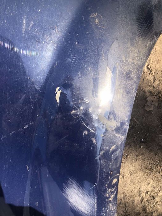 Ліве крило переднє Dacia