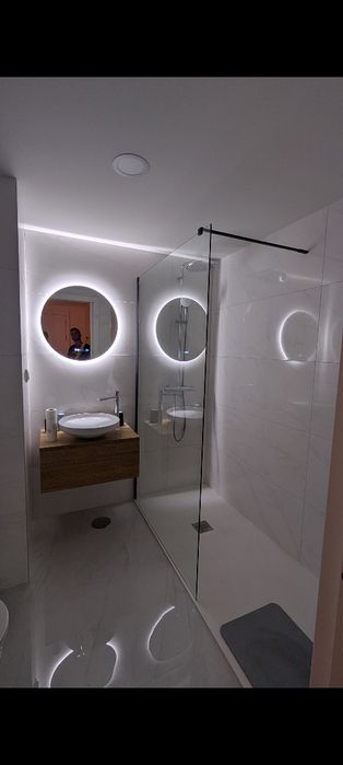 Quarto suíte com casa banho privativa, AC