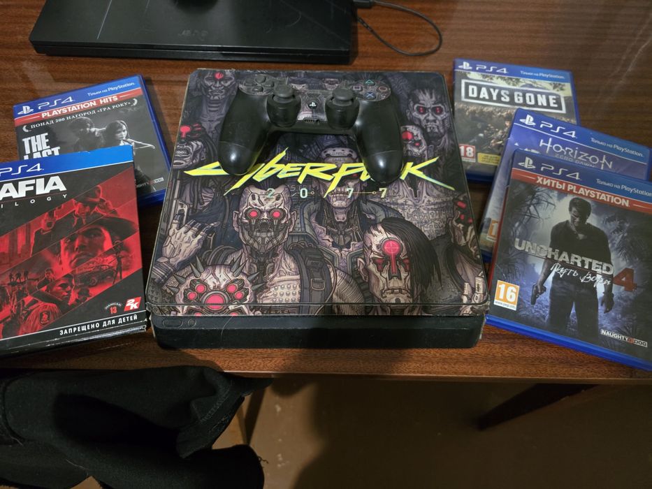 Плейстейшен Слім 4