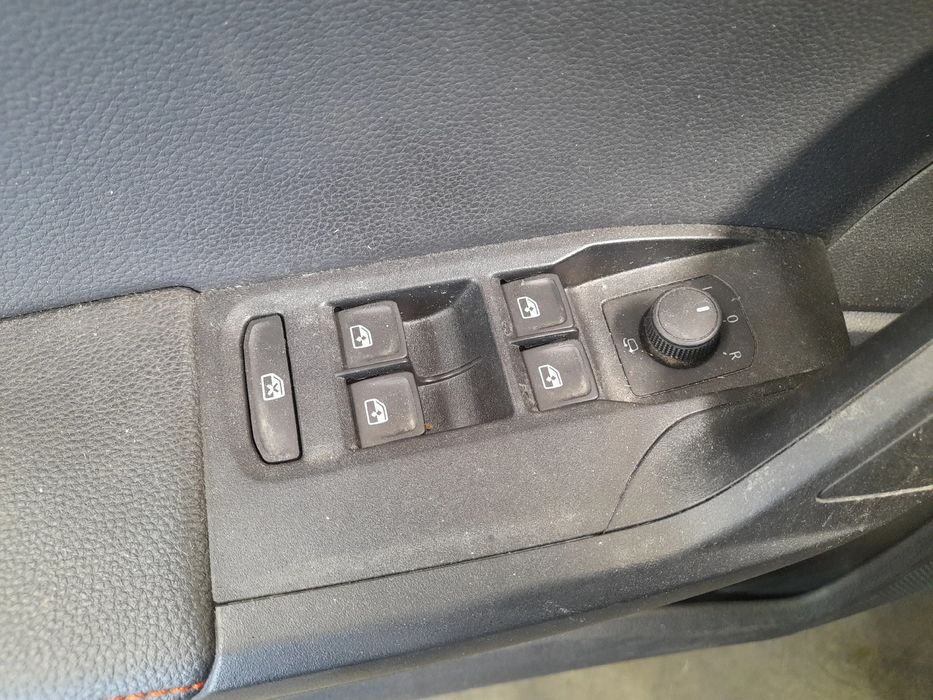 Comando / botão / interruptor vidros frente esquerdo SEAT Arona (KJ7)