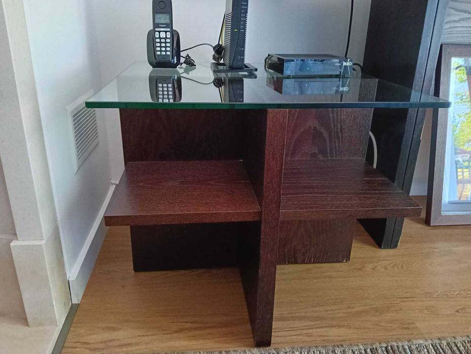 Mesa de Centro ou de Apoio, muito elegante