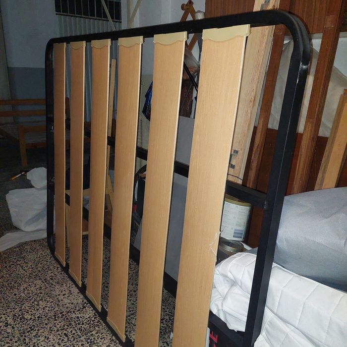 Estrados solteiro e outros de casal