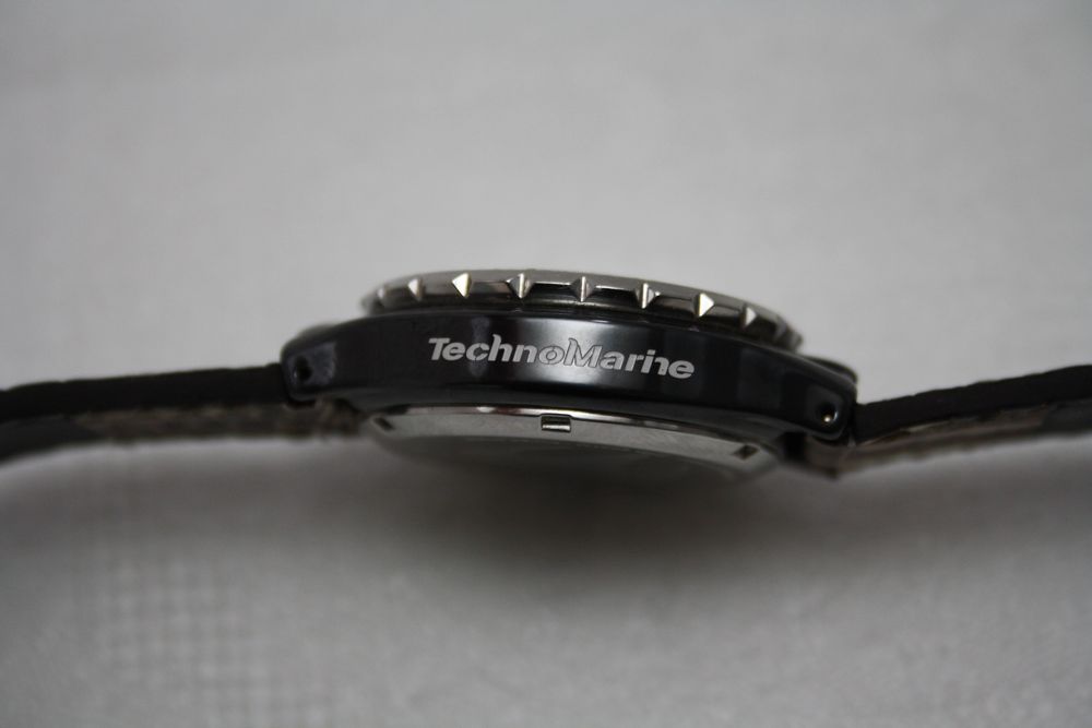 Продам женские наручные швейцарские часы TechnoMarine