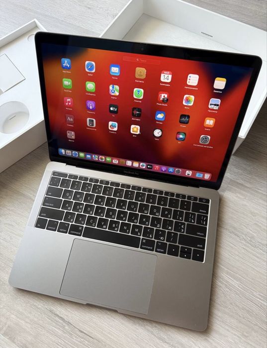macbook pro 13 (2020 рік) офіційний