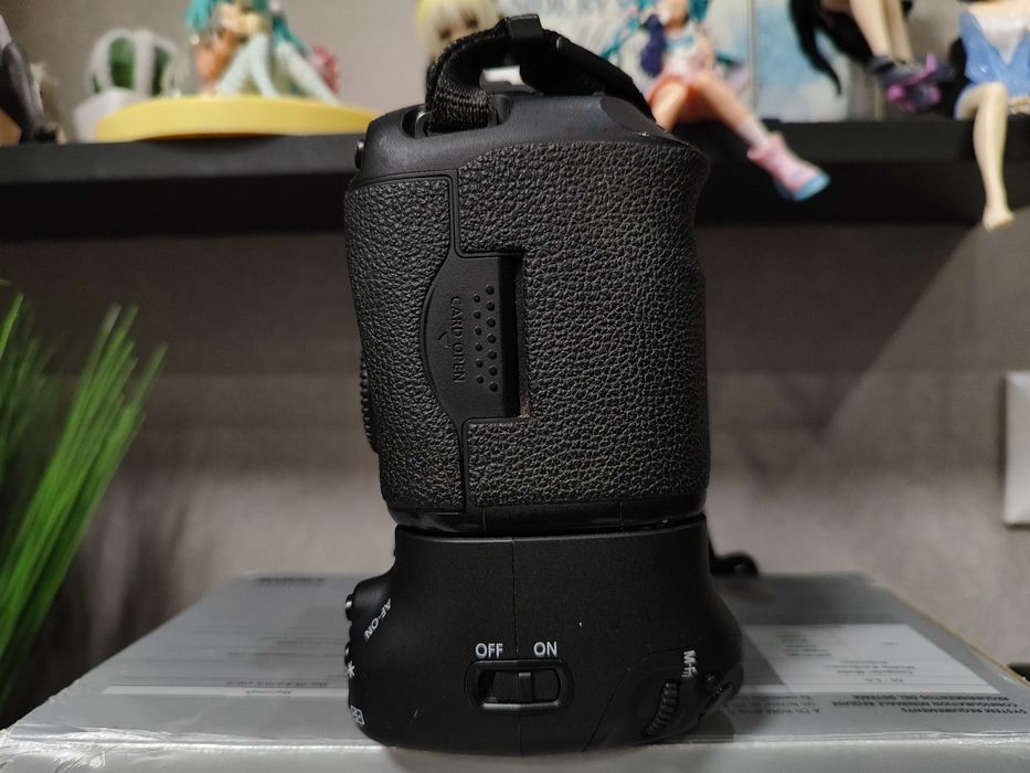 Canon 5D Mark III + оригінальний бустер BG-E11