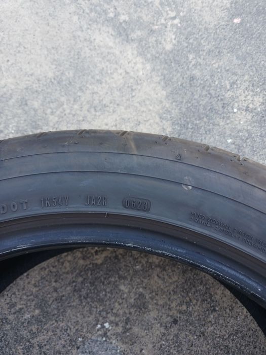 Vendo pneus semi-novos 285/40/20 Dunlop