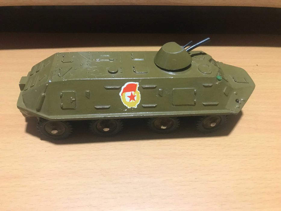 Металевий танк Т-34 з  БМП та БТР-60ПБ Легенди в металі