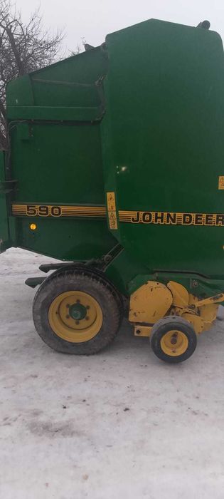 Prasa rolująca John deere 590
