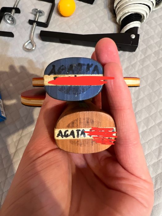 Zestaw do tenisa stołowego - siatka, 2 paletki oraz piłka