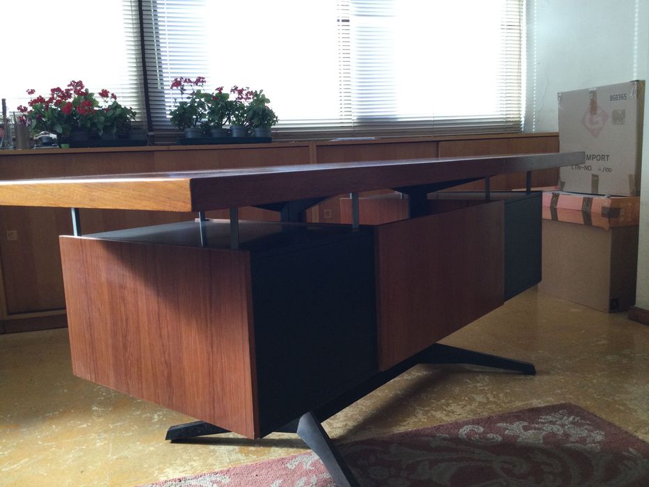 Secretária escritório