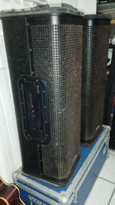 Colunas Amplificadas com Mixer Integrado Line 6 L3t - Par