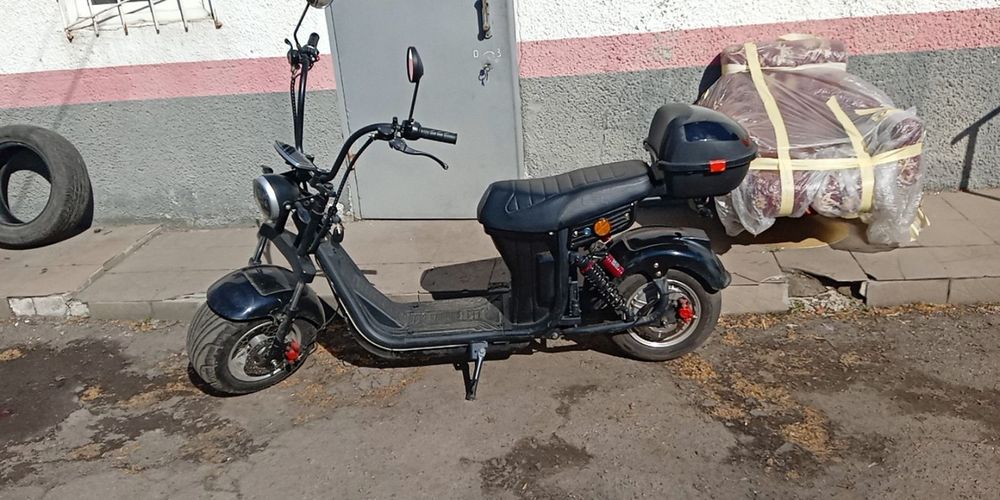 Продам электроскутер б.у