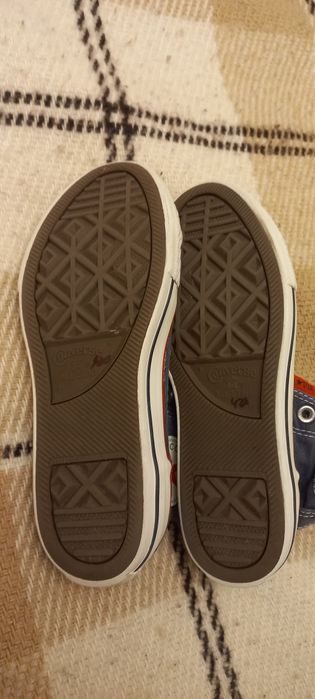 Продам кросовкі,кеди,33р