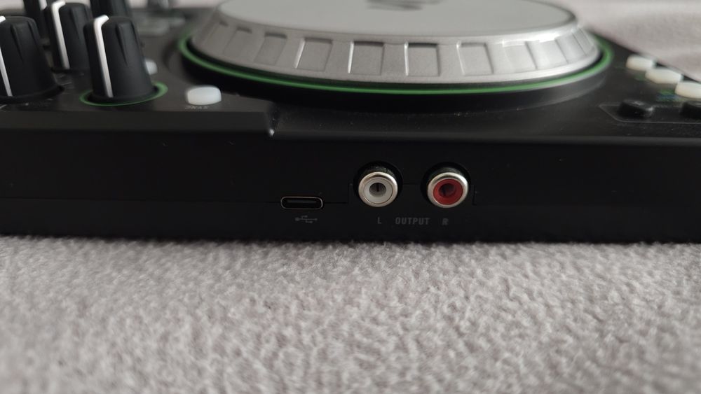 DJ-контролер The Next Beat by Tiësto професійний контролер для діджеїв