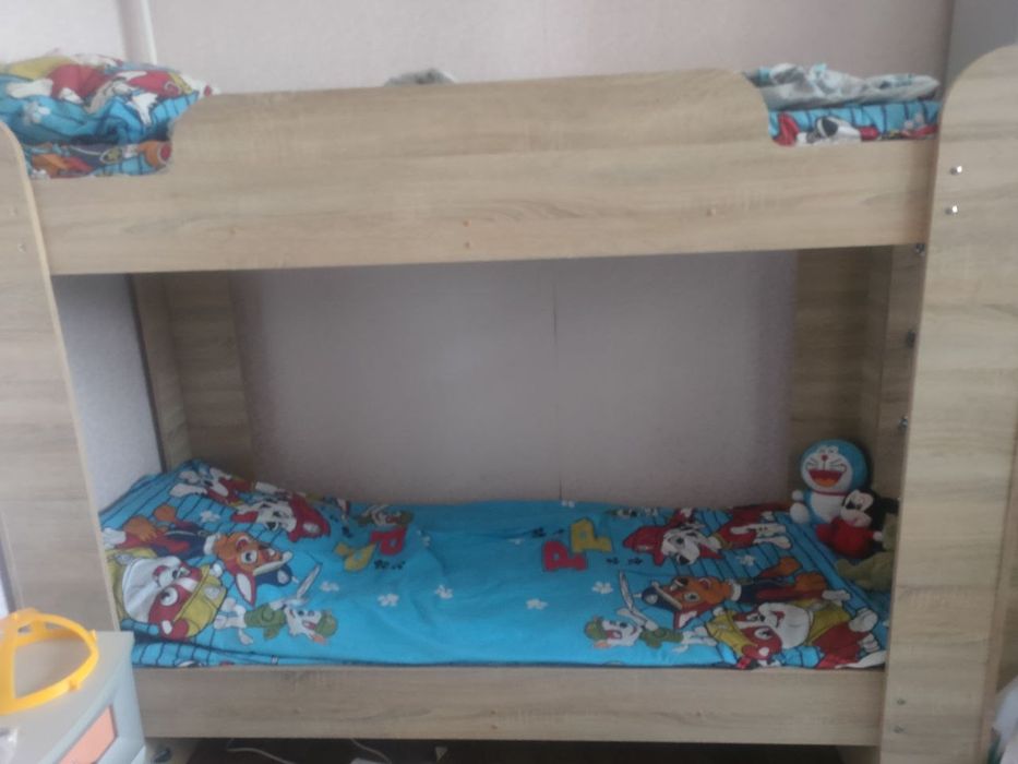 Продам двухъярусную кровать