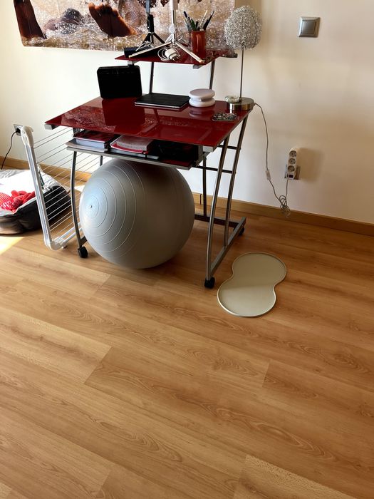 Secretária Moderna e Compacta à Venda