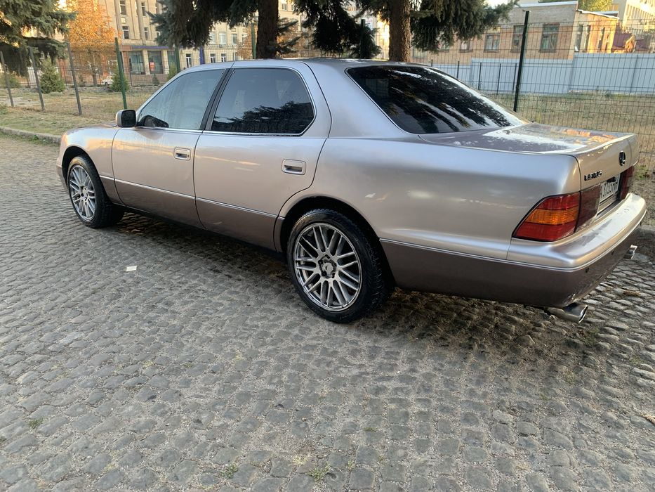 Lexus LS 400 1999рік