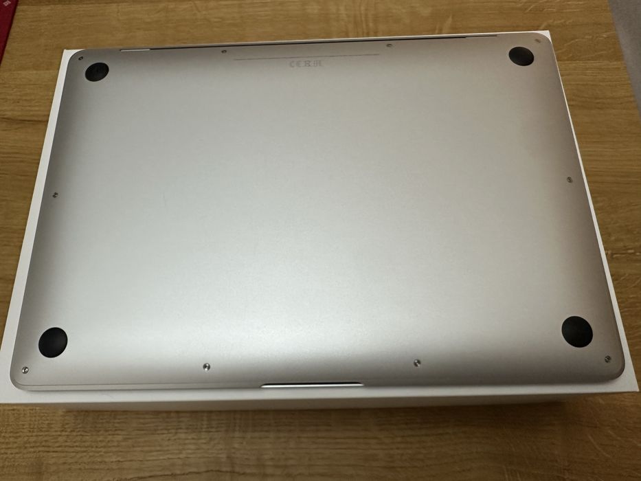 MacBook Air 13” 2020 i5/8GB/512GB Retina + pudełko + ładowarka
