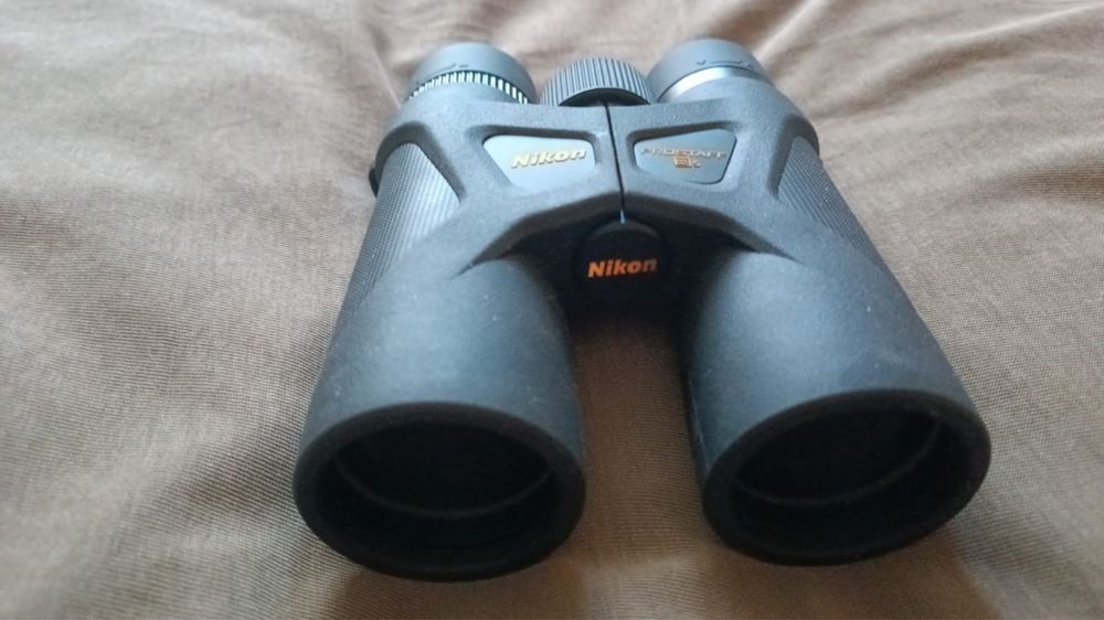 Бінокль Nikon PROSTAFF 3S 8x42