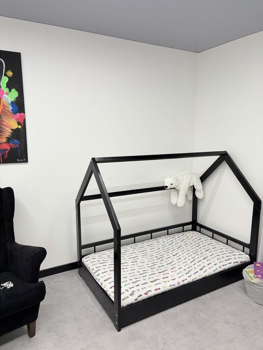 Łóżko drewniane czarne Domek 100x160