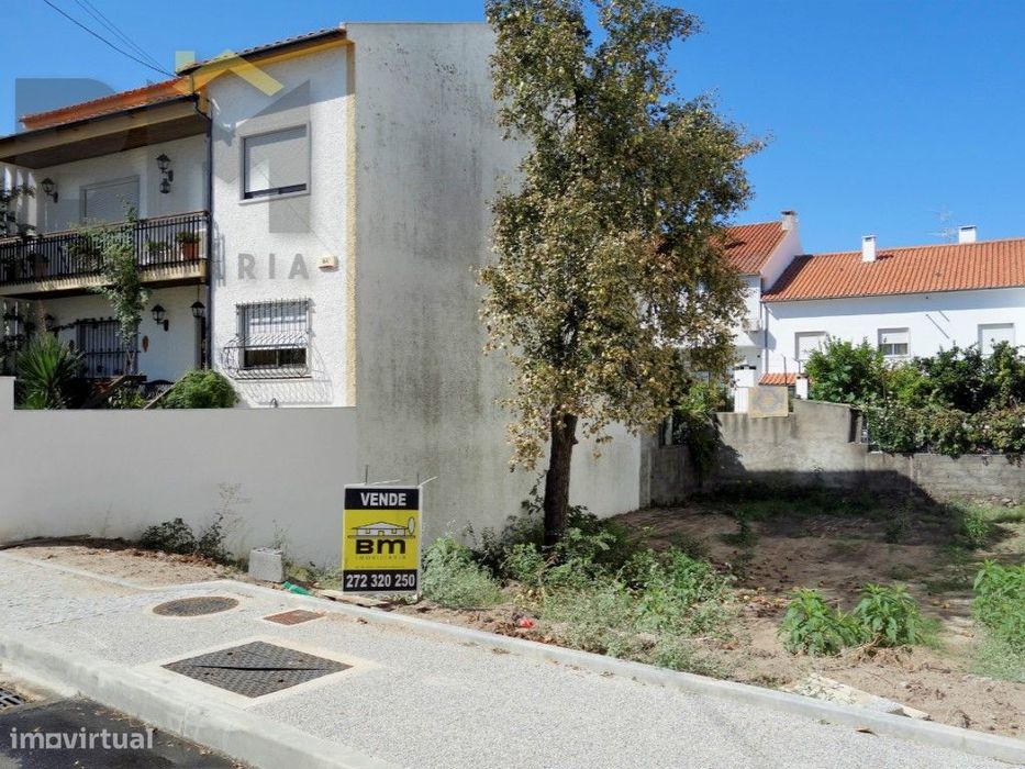 Terreno para construção de moradia em banda - Castelo Branco