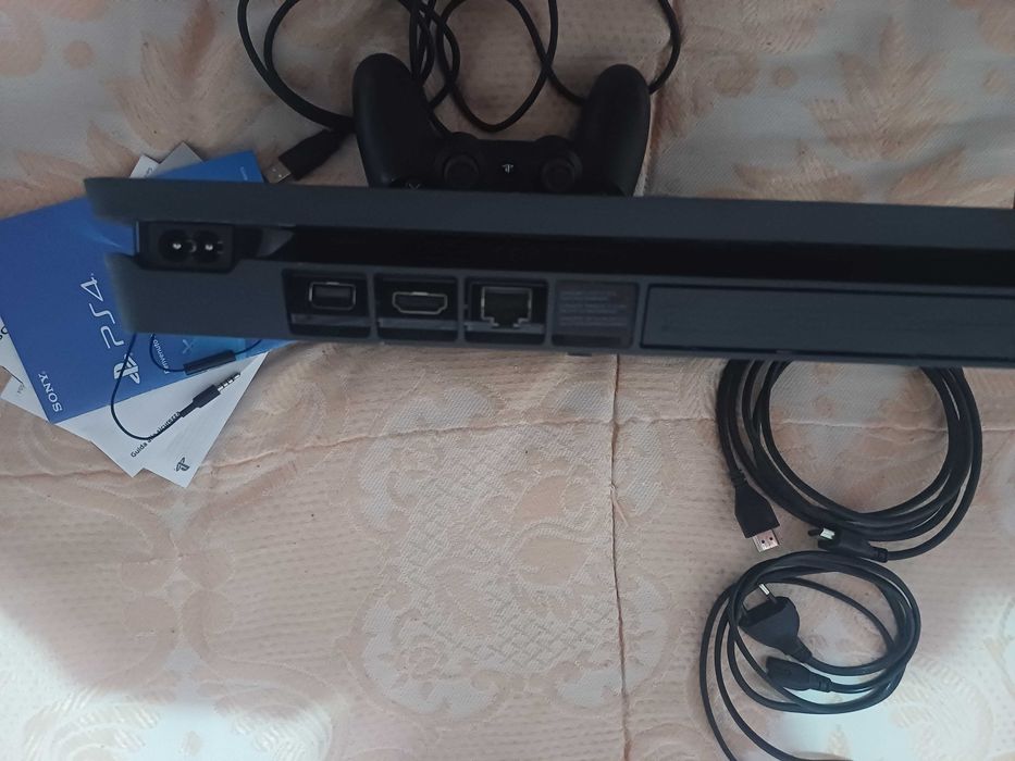 Playstation 4 (1TB) + VR