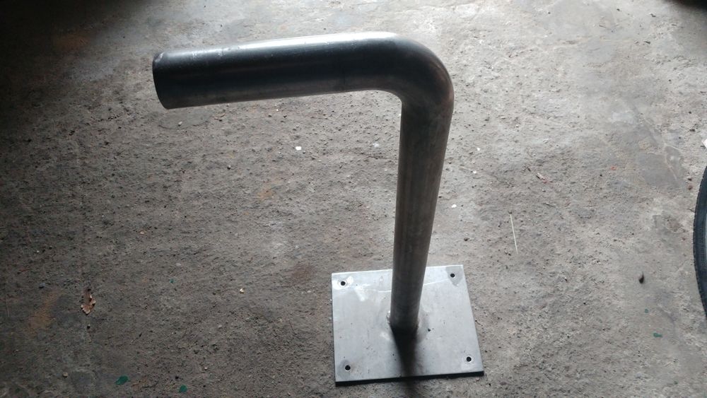 Wysięgnik anteny satelitarnej