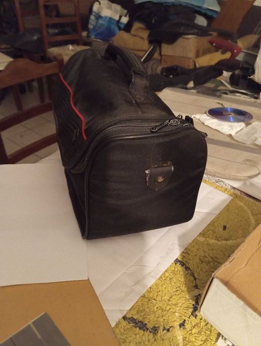 Saco Delsey com vários compartimentos, ideal para lancheira