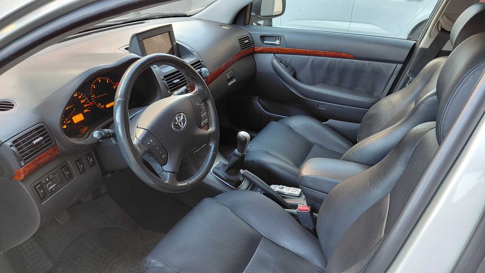 Toyota Avensis — fotografia 5