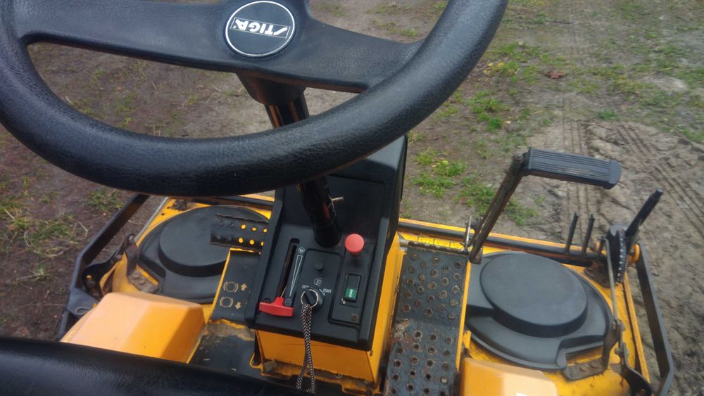 Kosiarka traktorek odśnieżacz  STIGA PARK 135 cm zadbany automat pług