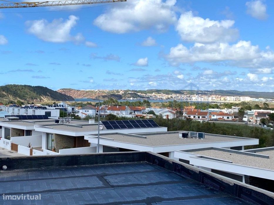 Moradia V3 térrea com piscina a 5 minutos das praias