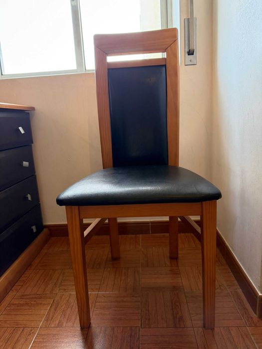 Conjunto de quarto em madeira - Cama de Casal, comoda, espelho e mesas