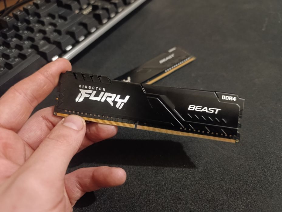 ОЗУ Оперативна пам'ять 16 gb / ddr4 (3200МГц)