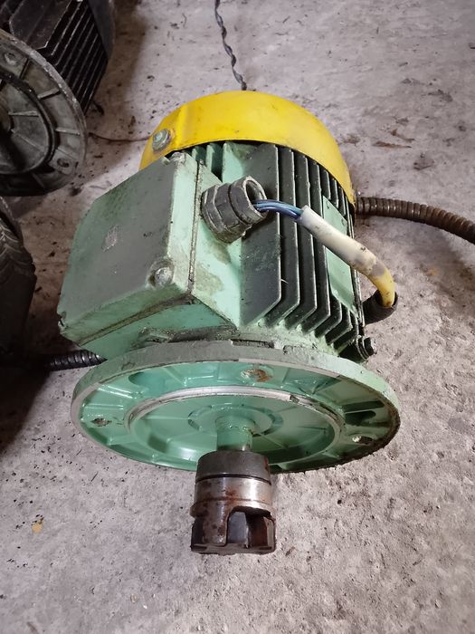 Продам электродвигатель 2.8 кВт