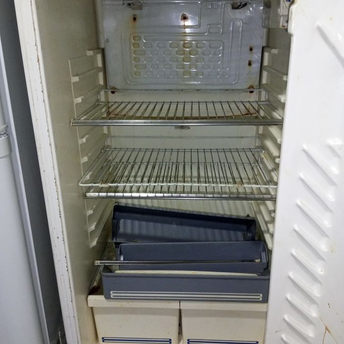Продам Холодильник Донбас