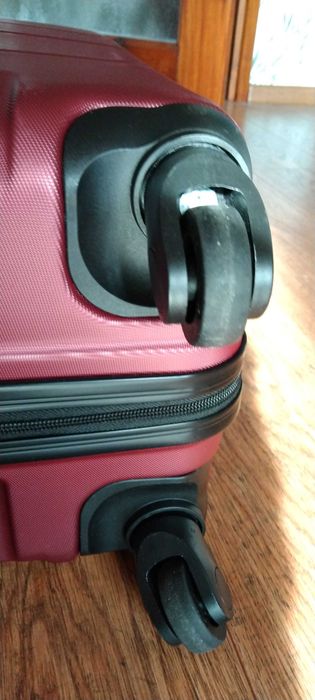 Wings Gannet 28" 97L Maroon walizka na kółkach