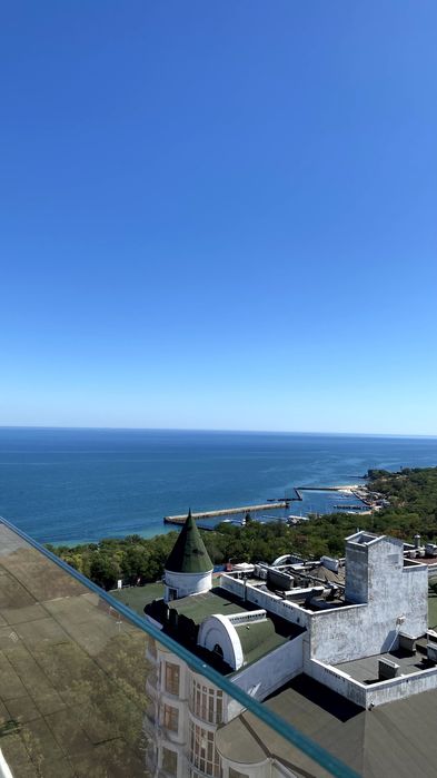 Эксклюзивный пентхаус в клубном доме  на Французском бульваре