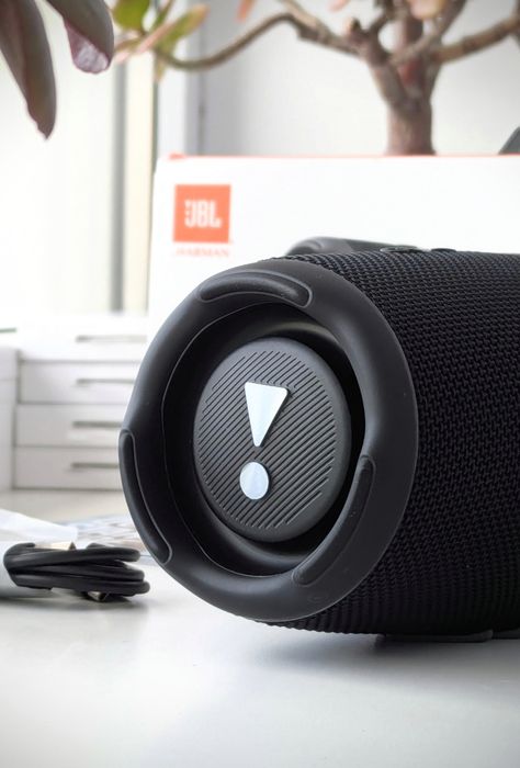 Як нова ОРИГІНАЛ Jbl charge 5 блютуз колонка 40 ват 20 годин